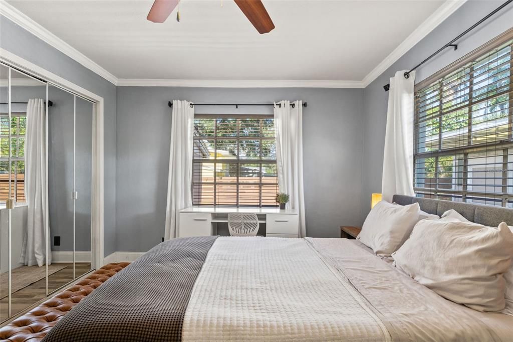 На продажу: $365,000 (2 спален, 1 ванн, 1012 Квадратных фут)