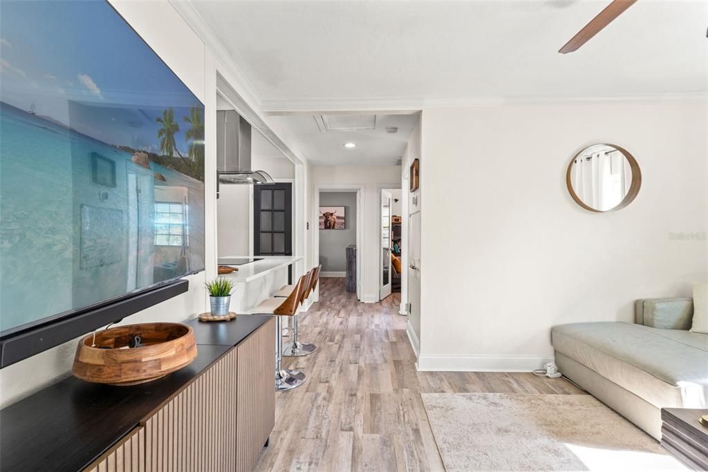 На продажу: $365,000 (2 спален, 1 ванн, 1012 Квадратных фут)