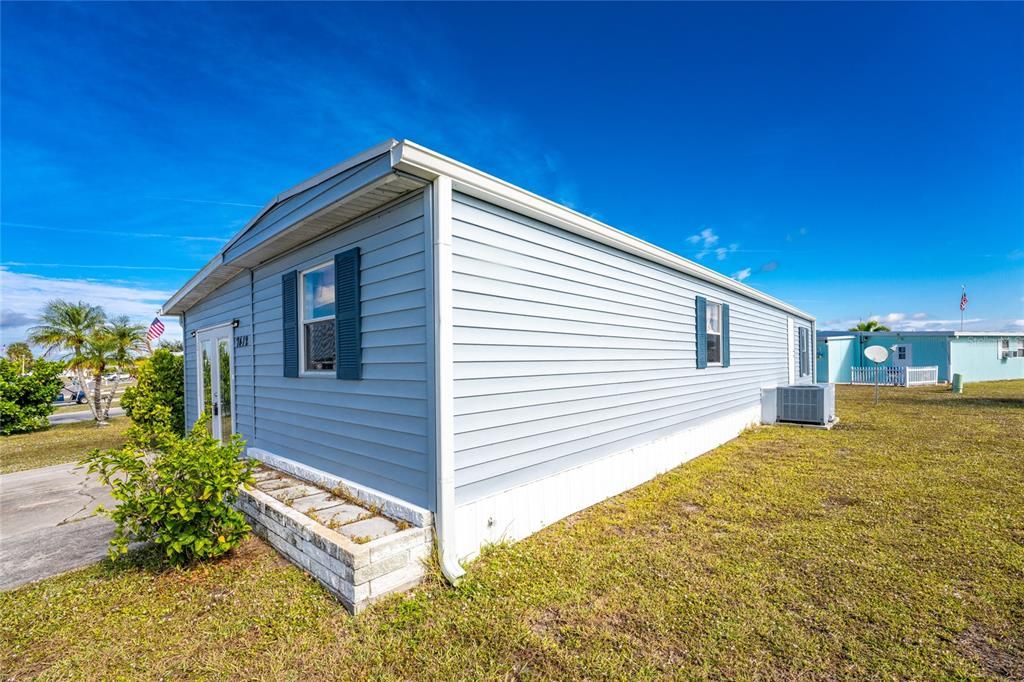 待售: $136,000 (2 贝兹, 1 浴室, 624 平方英尺)