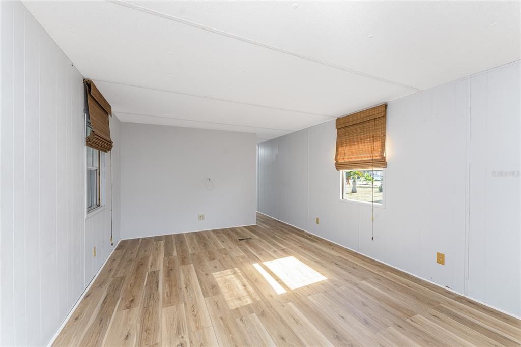 待售: $136,000 (2 贝兹, 1 浴室, 624 平方英尺)