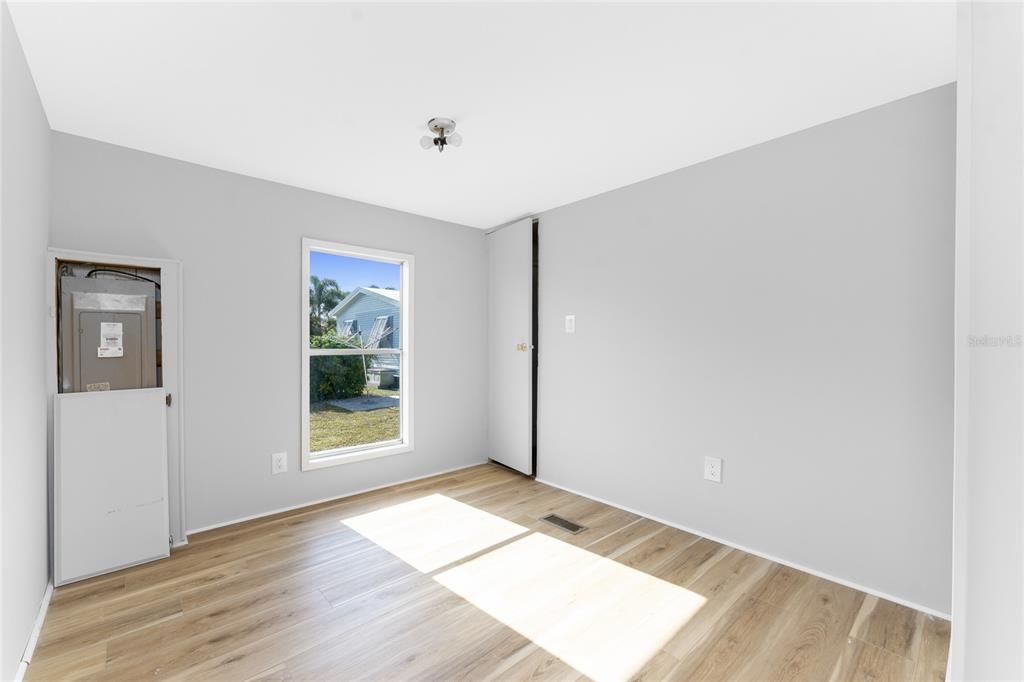 待售: $136,000 (2 贝兹, 1 浴室, 624 平方英尺)