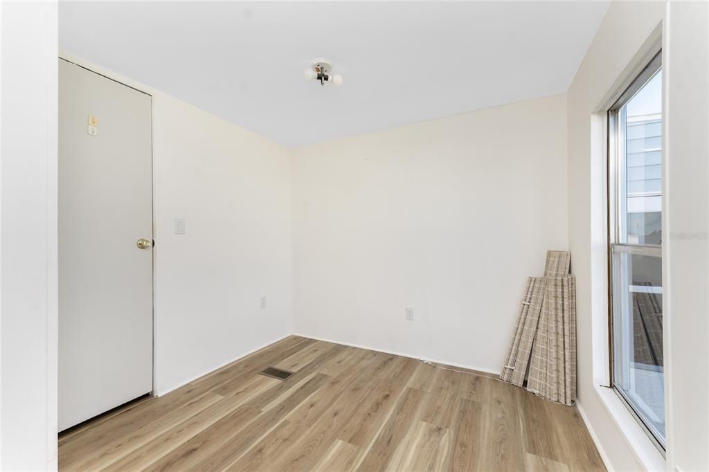 待售: $136,000 (2 贝兹, 1 浴室, 624 平方英尺)