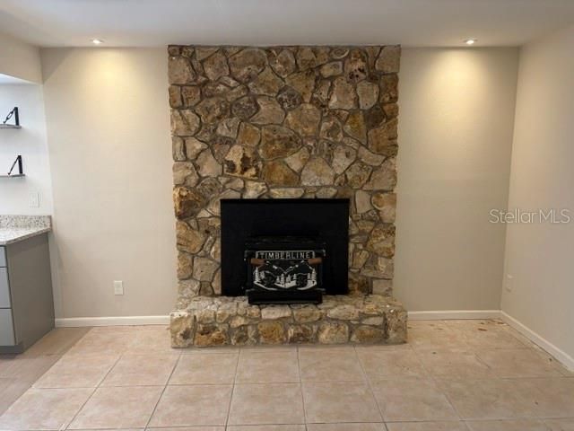 En Venta: $375,000 (4 camas, 2 baños, 1724 Pies cuadrados)