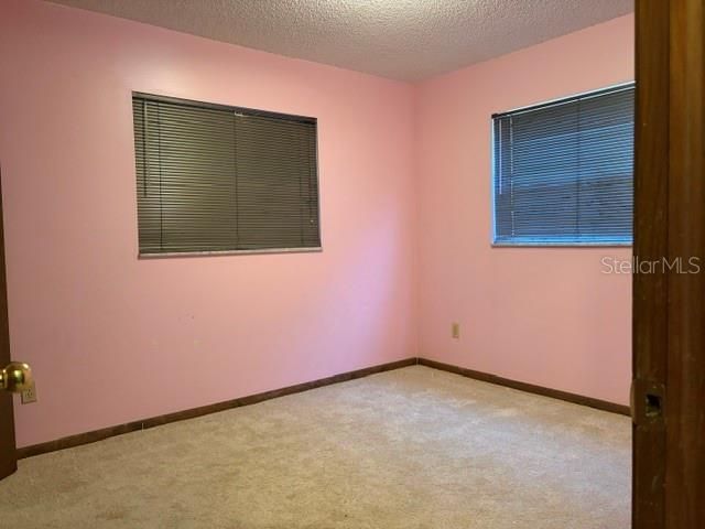 En Venta: $375,000 (4 camas, 2 baños, 1724 Pies cuadrados)