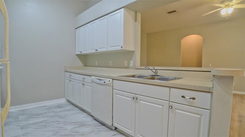 В аренду: $2,000 (3 спален, 2 ванн, 1485 Квадратных фут)