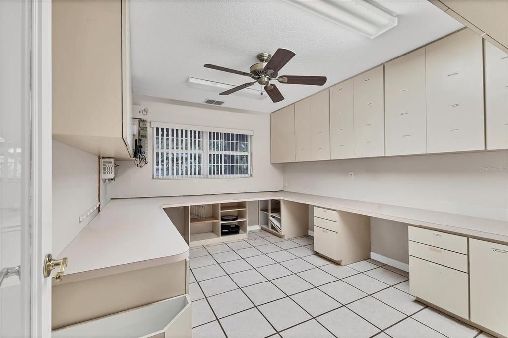 待售: $900,000 (0 贝兹, 0 浴室, 3338 平方英尺)