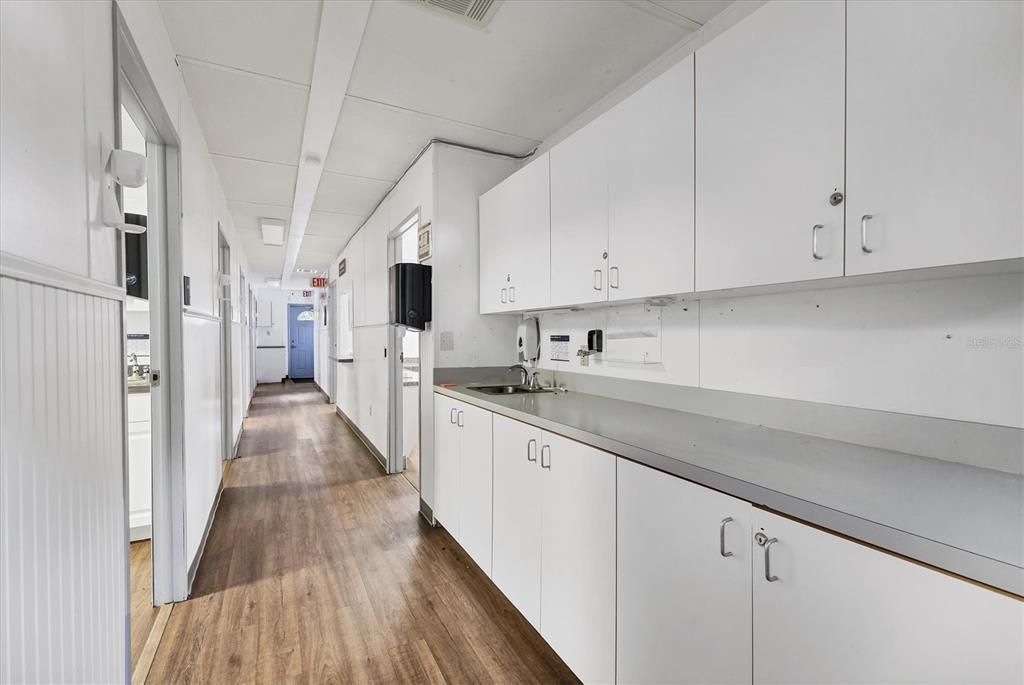 待售: $900,000 (0 贝兹, 0 浴室, 3338 平方英尺)