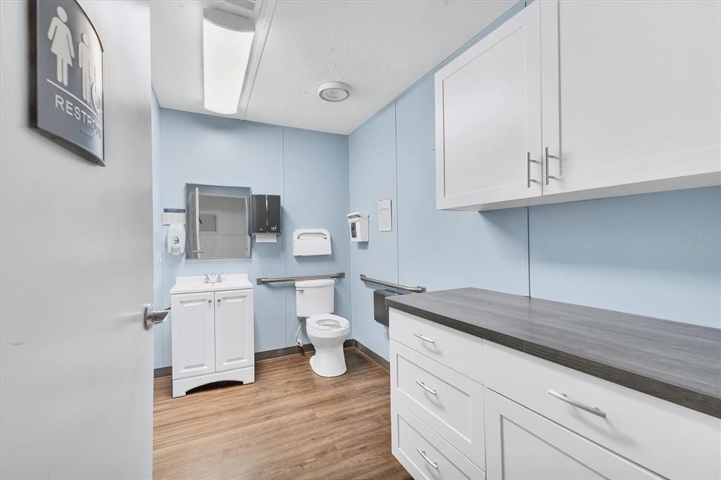 待售: $900,000 (0 贝兹, 0 浴室, 3338 平方英尺)