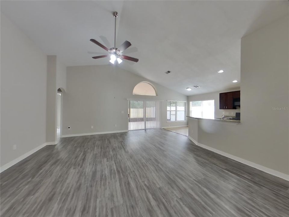 For Rent: $2,169 (3 beds, 2 baths, 1481 Square Feet)