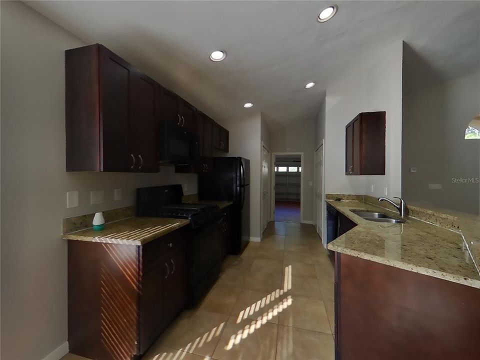 For Rent: $2,169 (3 beds, 2 baths, 1481 Square Feet)