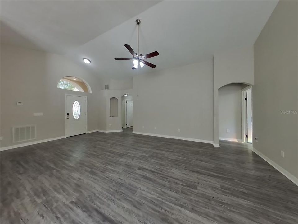 For Rent: $2,169 (3 beds, 2 baths, 1481 Square Feet)