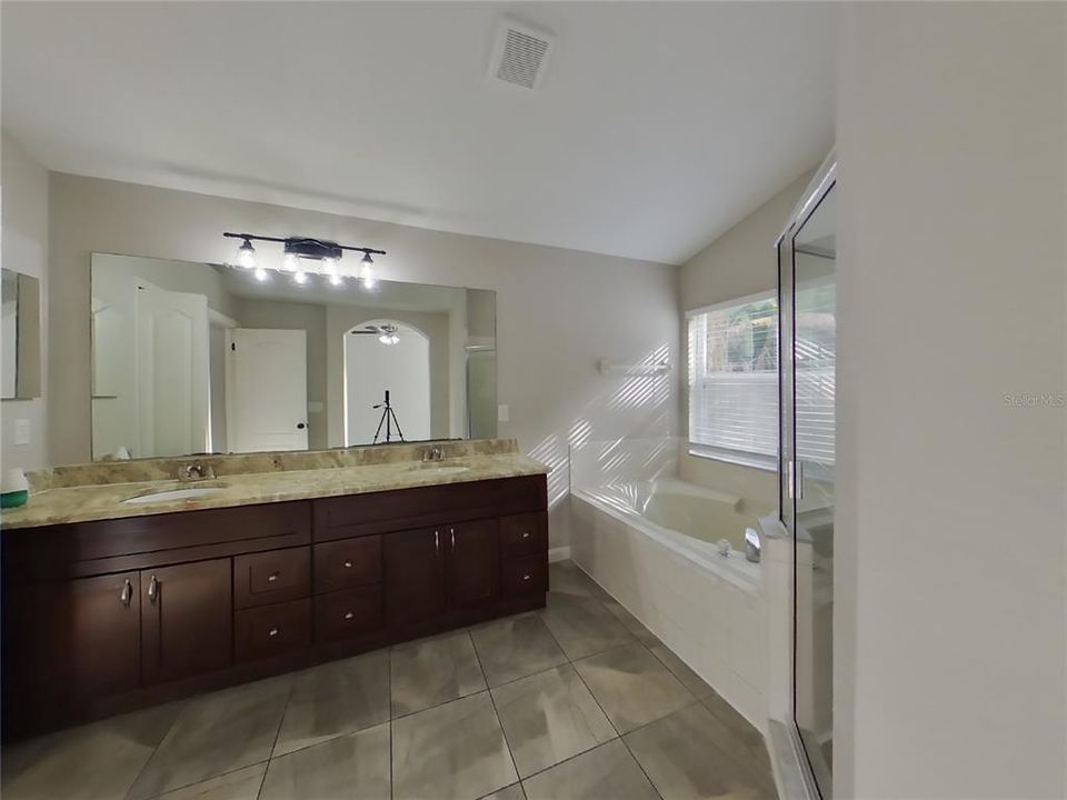 For Rent: $2,169 (3 beds, 2 baths, 1481 Square Feet)