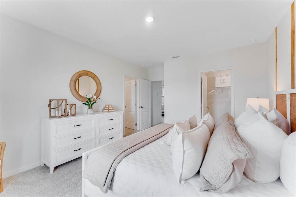 For Rent: $2,100 (3 beds, 3 baths, 1758 Square Feet)