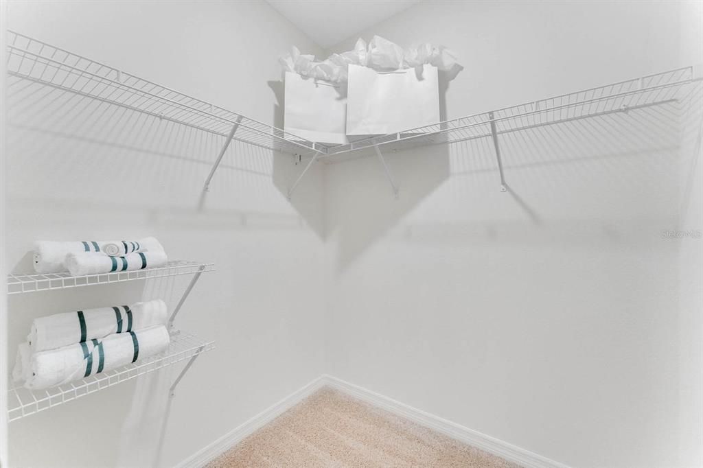 For Rent: $2,100 (3 beds, 3 baths, 1758 Square Feet)