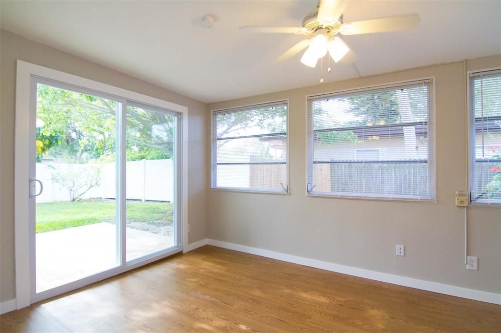 En Renta: $2,295 (2 camas, 2 baños, 1259 Pies cuadrados)