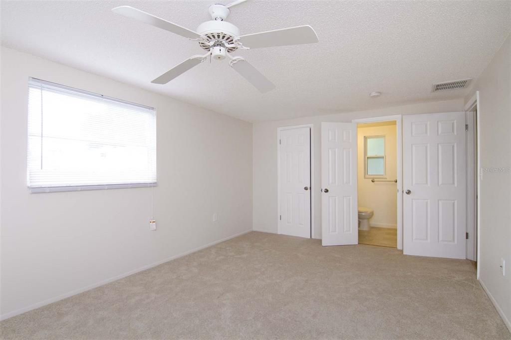 En Renta: $2,295 (2 camas, 2 baños, 1259 Pies cuadrados)