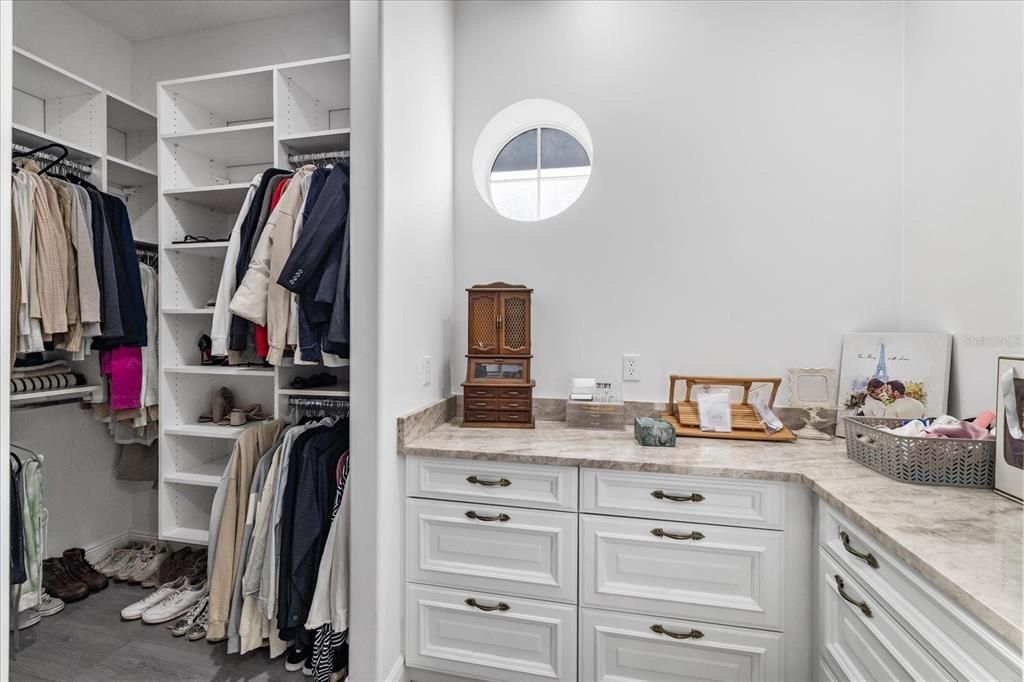 待售: $4,500,000 (5 贝兹, 6 浴室, 6517 平方英尺)