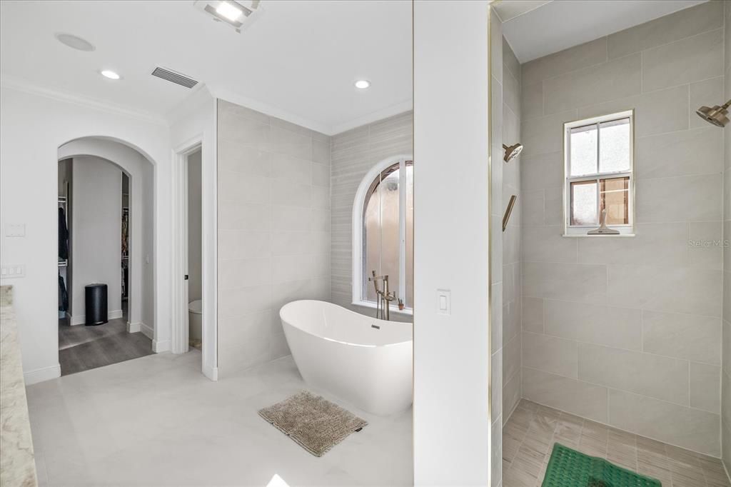 待售: $4,500,000 (5 贝兹, 6 浴室, 6517 平方英尺)