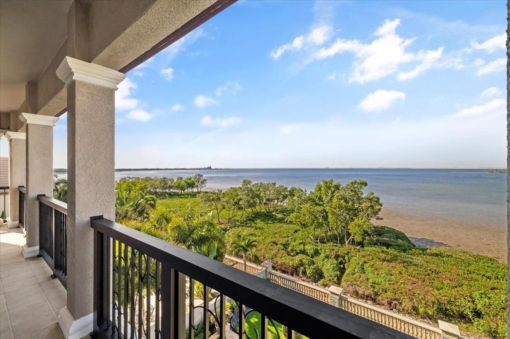 待售: $4,500,000 (5 贝兹, 6 浴室, 6517 平方英尺)