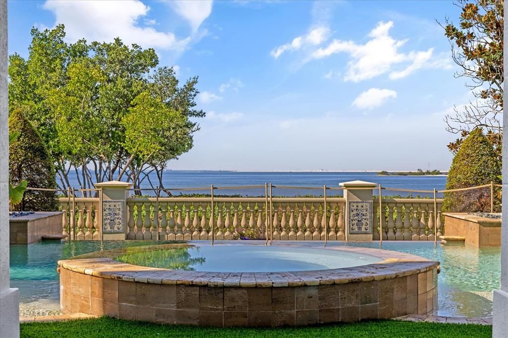 待售: $4,500,000 (5 贝兹, 6 浴室, 6517 平方英尺)