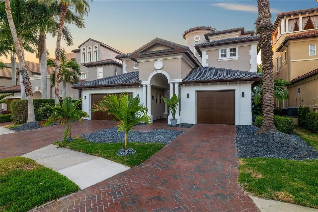 待售: $4,500,000 (5 贝兹, 6 浴室, 6517 平方英尺)