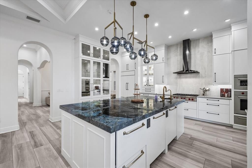 待售: $4,500,000 (5 贝兹, 6 浴室, 6517 平方英尺)