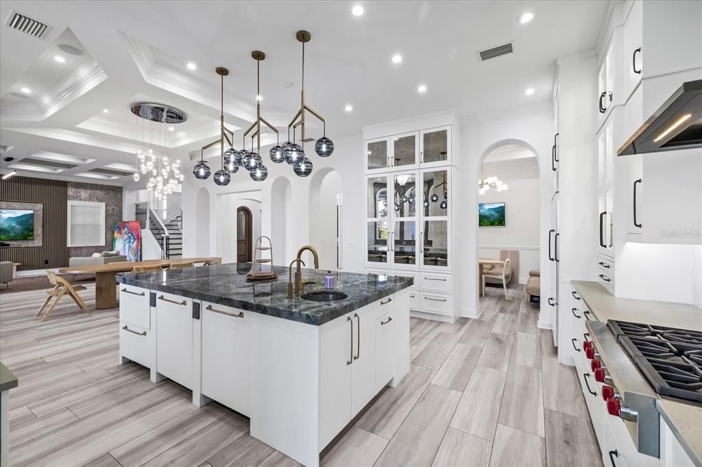 待售: $4,500,000 (5 贝兹, 6 浴室, 6517 平方英尺)