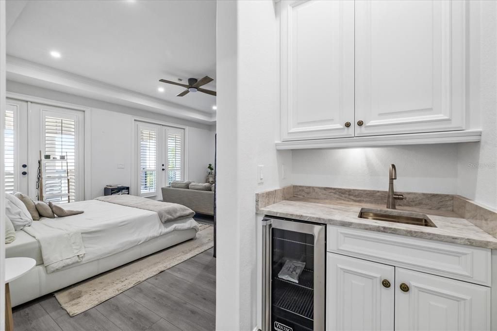 待售: $4,500,000 (5 贝兹, 6 浴室, 6517 平方英尺)