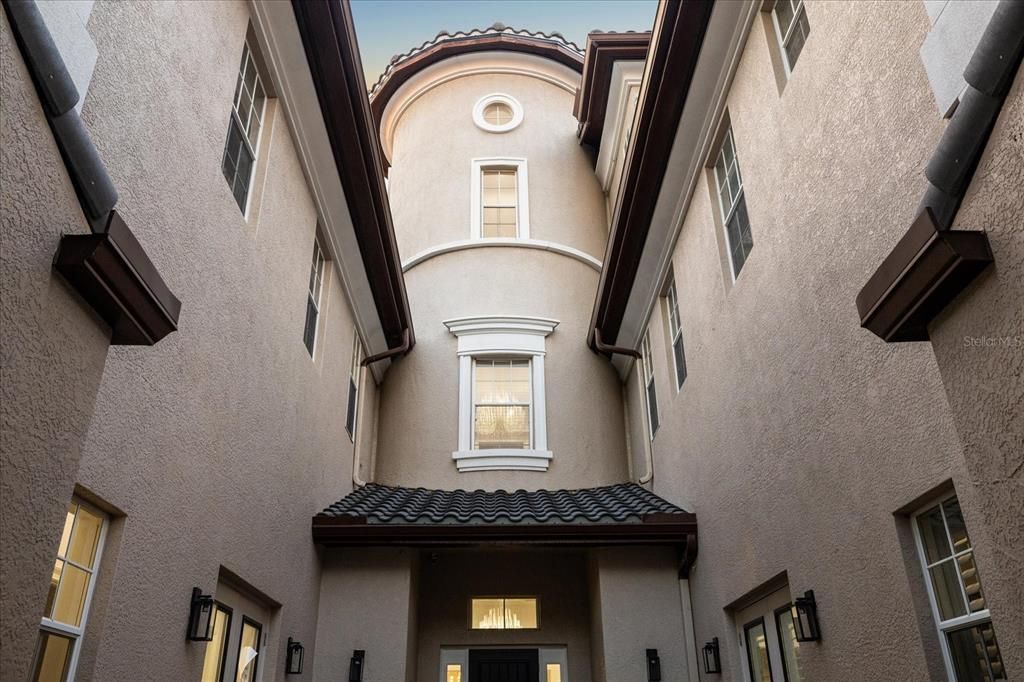 待售: $4,500,000 (5 贝兹, 6 浴室, 6517 平方英尺)