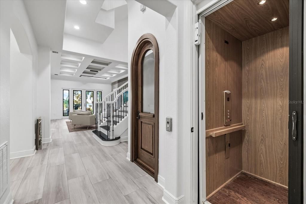 待售: $4,500,000 (5 贝兹, 6 浴室, 6517 平方英尺)