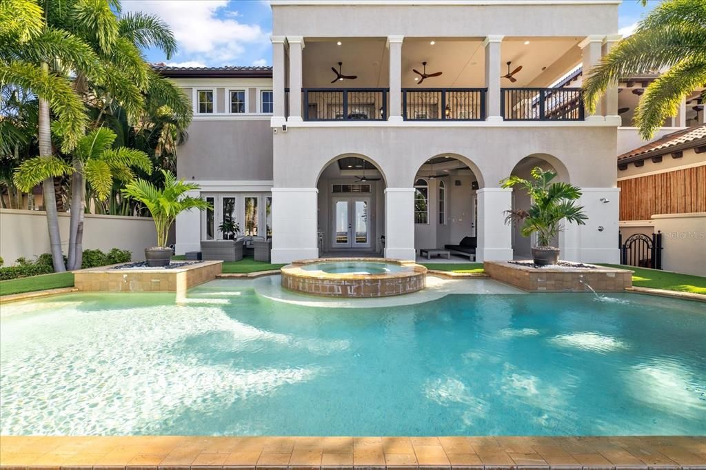 待售: $4,500,000 (5 贝兹, 6 浴室, 6517 平方英尺)