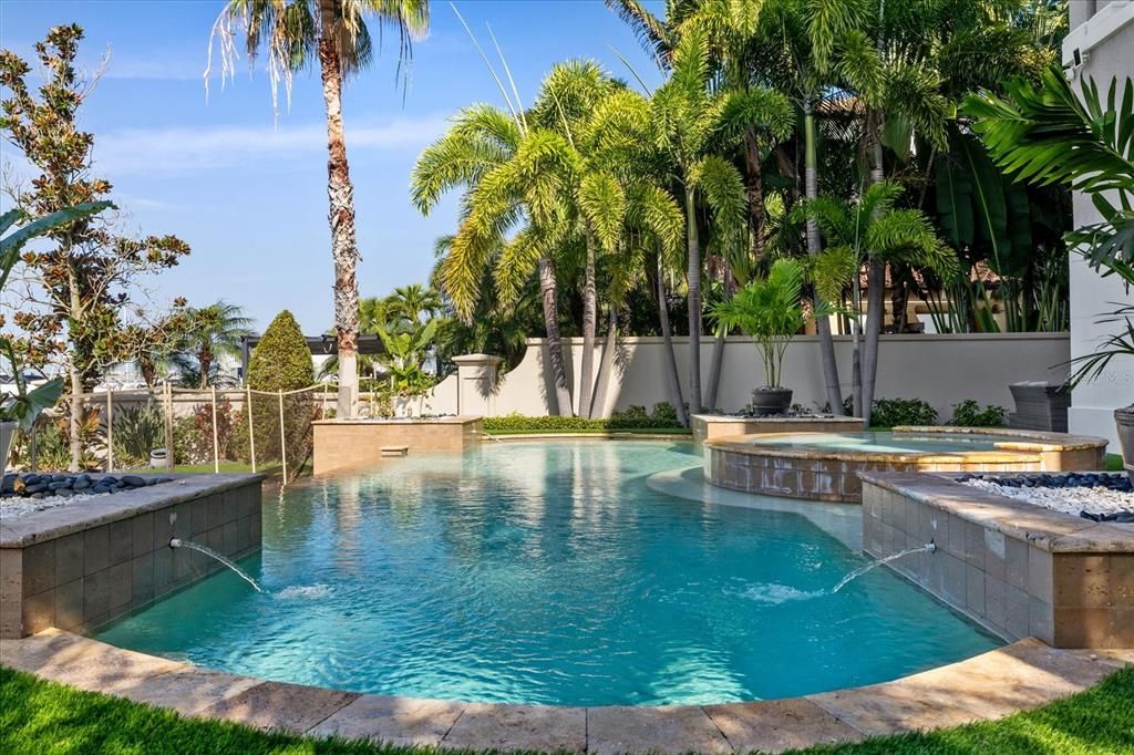 待售: $4,500,000 (5 贝兹, 6 浴室, 6517 平方英尺)