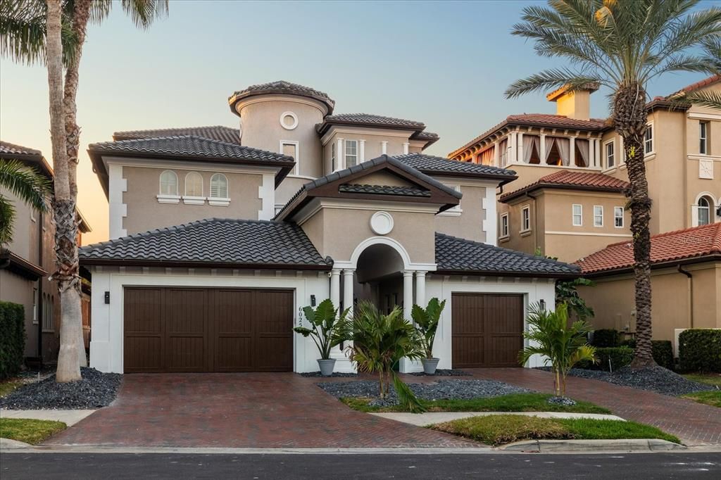 待售: $4,500,000 (5 贝兹, 6 浴室, 6517 平方英尺)