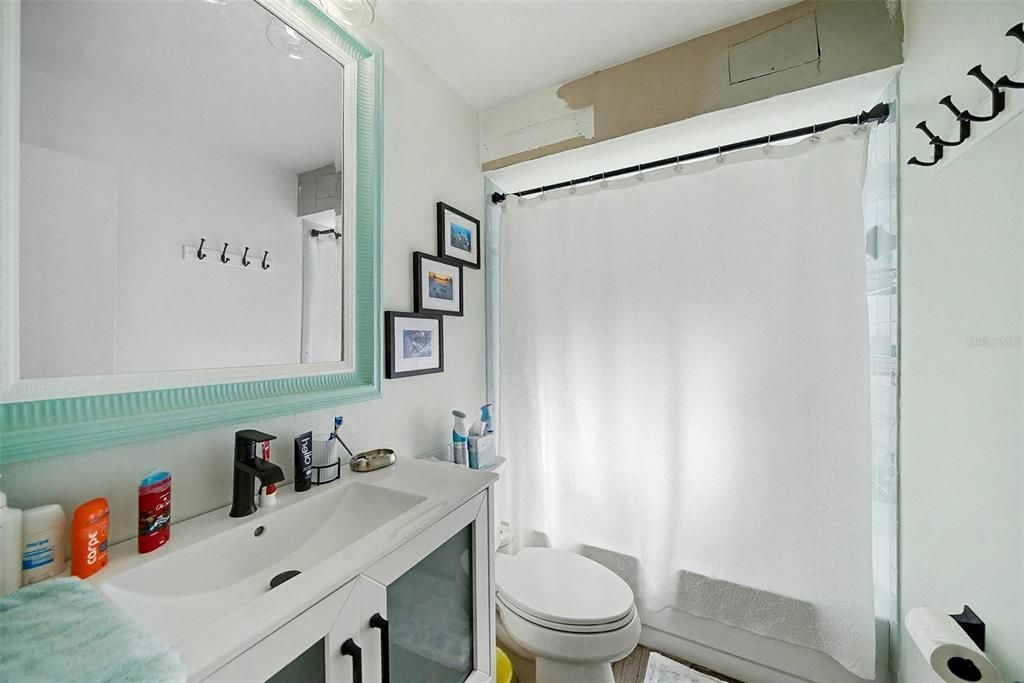 На продажу: $230,000 (2 спален, 2 ванн, 1310 Квадратных фут)