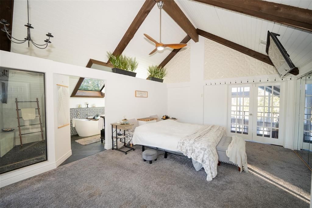 For Sale: $580,000 (4 beds, 2 baths, 2610 Square Feet)