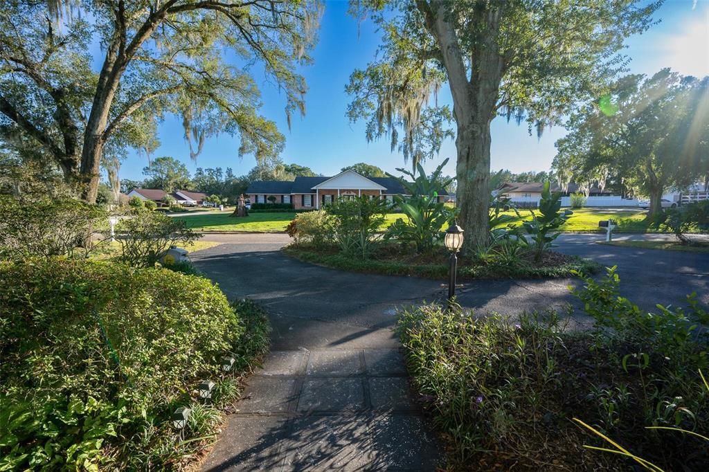 For Sale: $580,000 (4 beds, 2 baths, 2610 Square Feet)