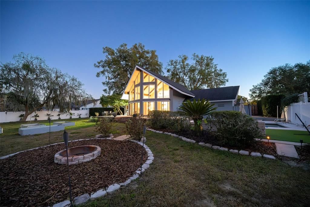 For Sale: $580,000 (4 beds, 2 baths, 2610 Square Feet)