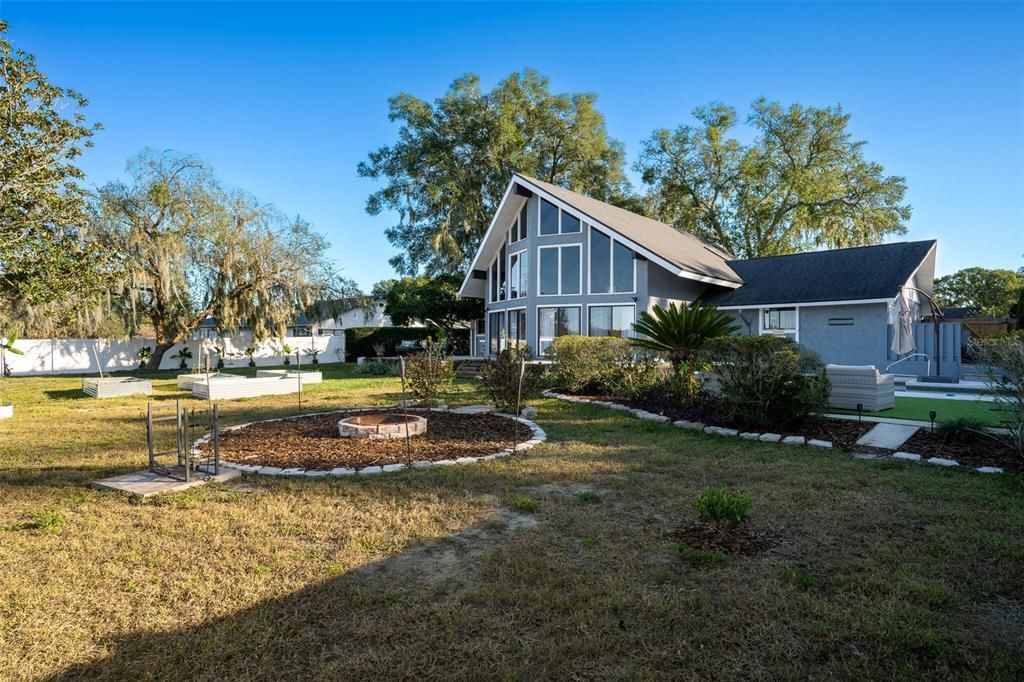 For Sale: $580,000 (4 beds, 2 baths, 2610 Square Feet)