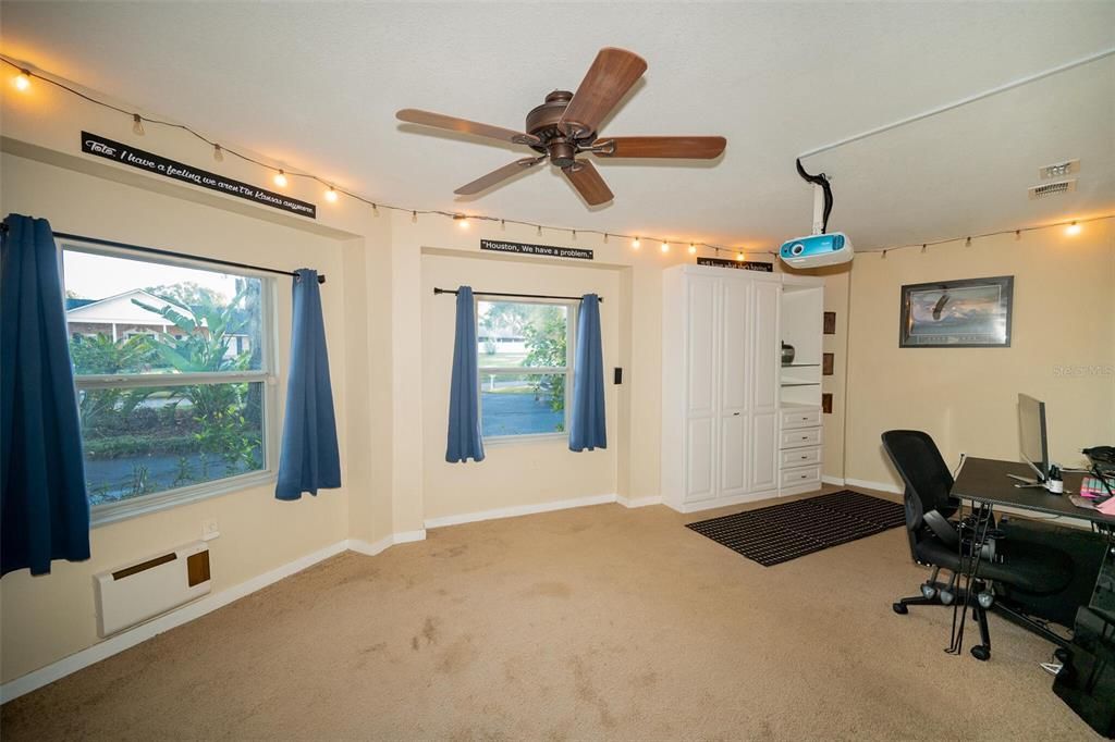 For Sale: $580,000 (4 beds, 2 baths, 2610 Square Feet)