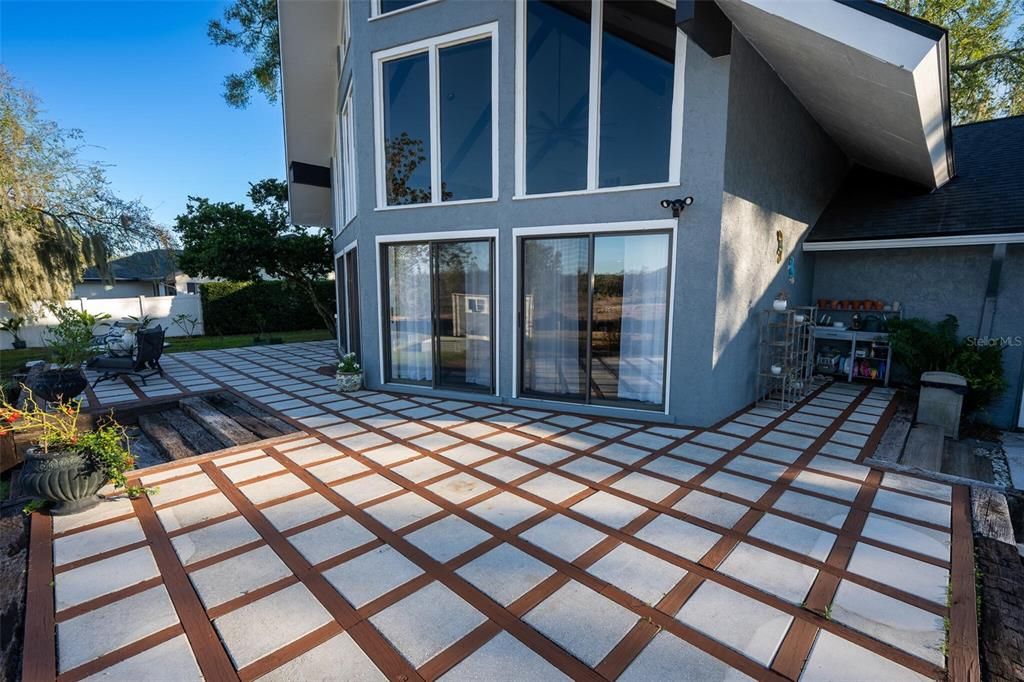 For Sale: $580,000 (4 beds, 2 baths, 2610 Square Feet)