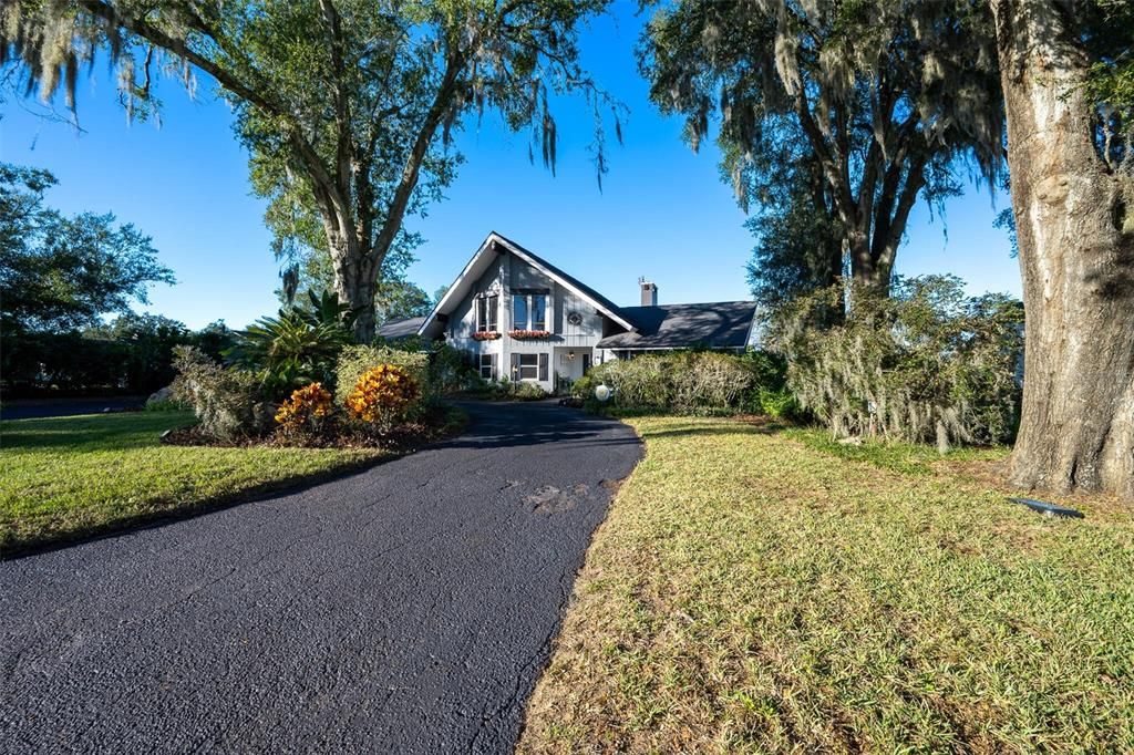 For Sale: $580,000 (4 beds, 2 baths, 2610 Square Feet)