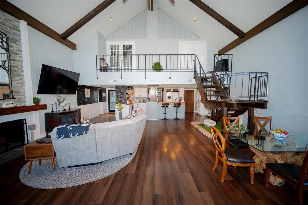 For Sale: $580,000 (4 beds, 2 baths, 2610 Square Feet)