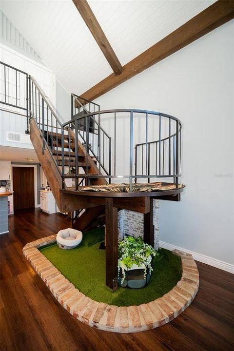 For Sale: $580,000 (4 beds, 2 baths, 2610 Square Feet)