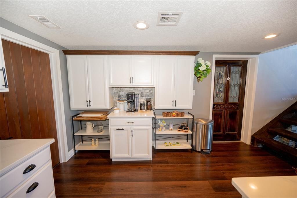 For Sale: $580,000 (4 beds, 2 baths, 2610 Square Feet)