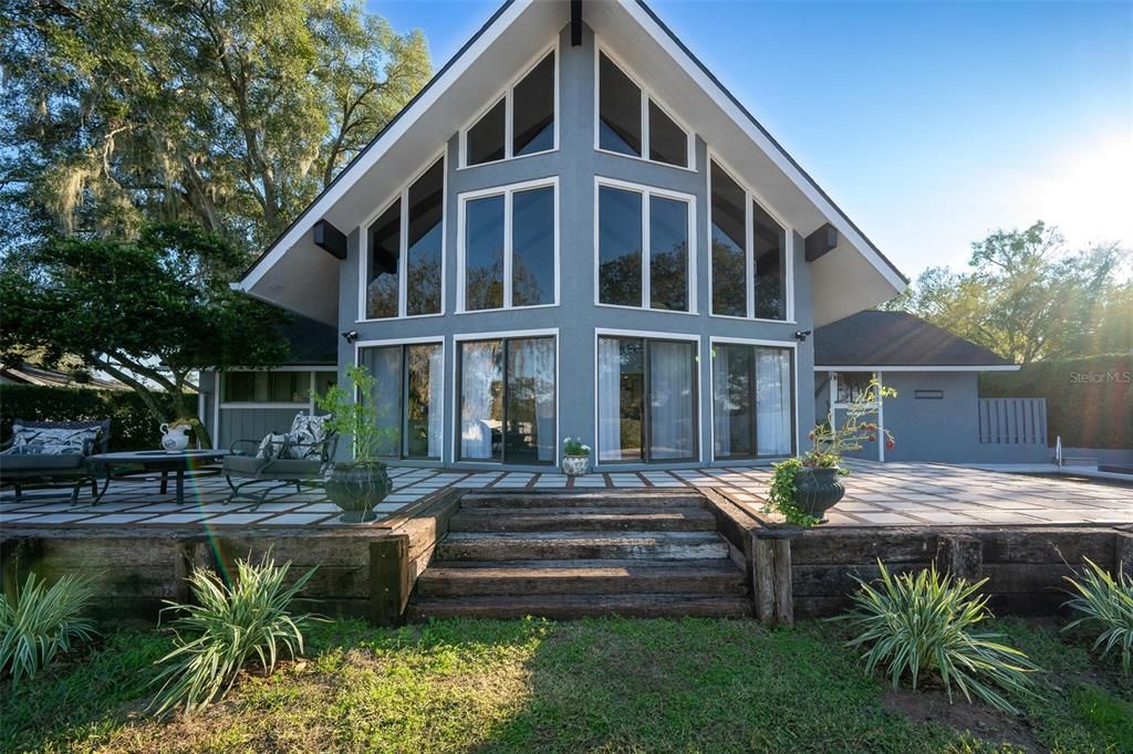 For Sale: $580,000 (4 beds, 2 baths, 2610 Square Feet)