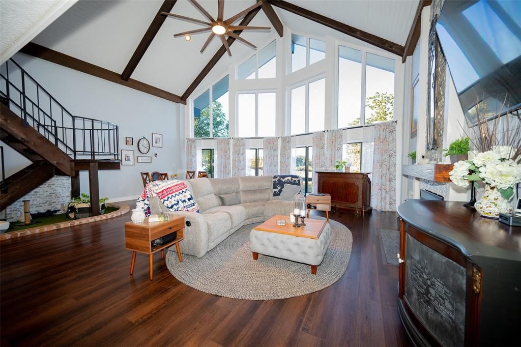 For Sale: $580,000 (4 beds, 2 baths, 2610 Square Feet)