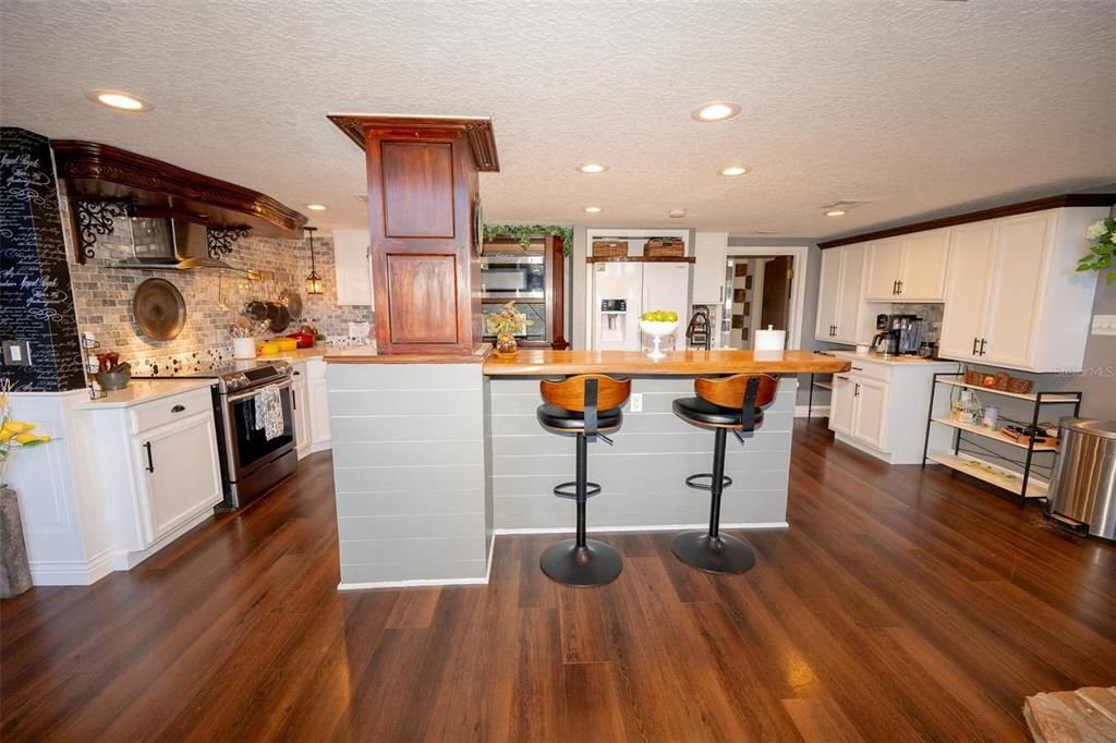 For Sale: $580,000 (4 beds, 2 baths, 2610 Square Feet)