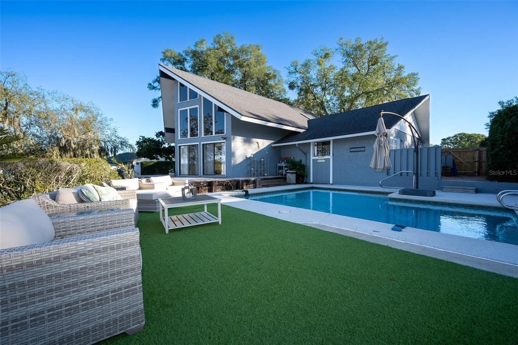 For Sale: $580,000 (4 beds, 2 baths, 2610 Square Feet)