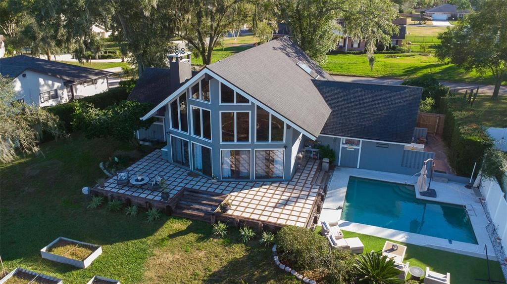 For Sale: $580,000 (4 beds, 2 baths, 2610 Square Feet)