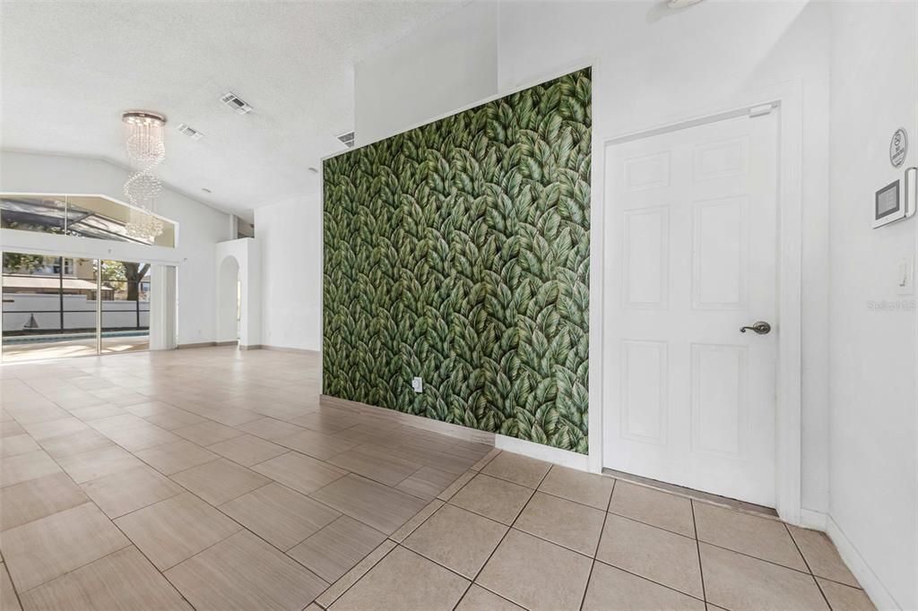 For Sale: $415,000 (4 beds, 3 baths, 1778 Square Feet)